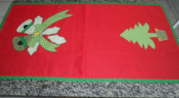 Toalha de mesa com aplique em Patchwork
